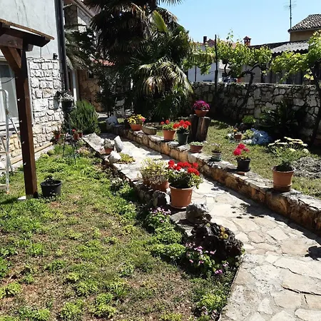 Gasthof App Luka 1 - Garden For Children And Pets